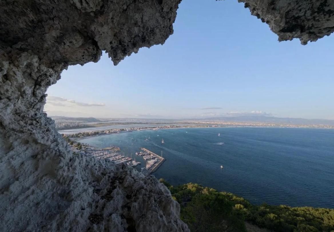 Suite Sardinia Holiday Cagliari Exteriör bild
